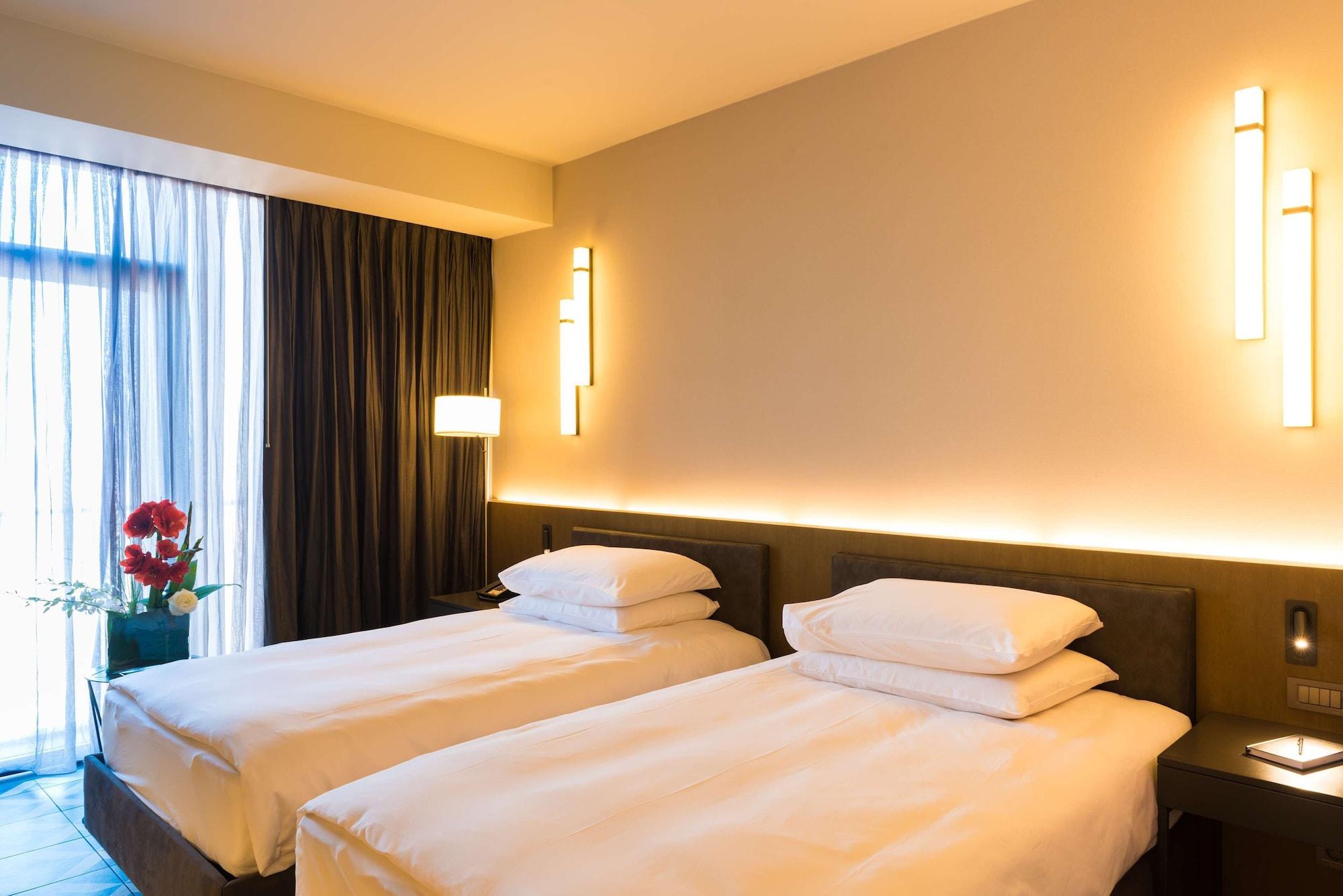 เรดิสัน โฮเทล ดาการ์ดีอัมเนียดิโอ Hotel Noflaye ภายนอก รูปภาพ